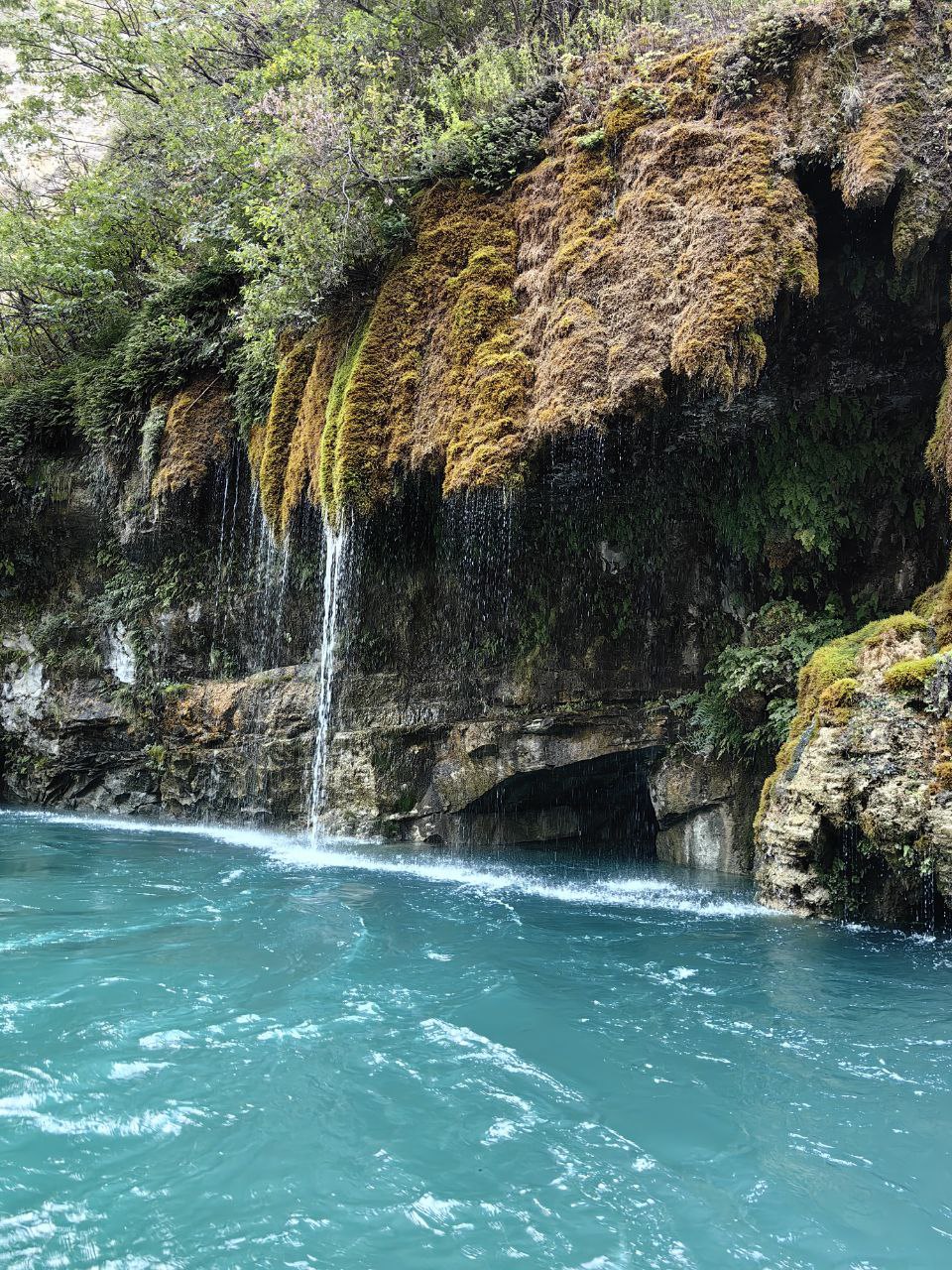Водопад в горах Дагестана