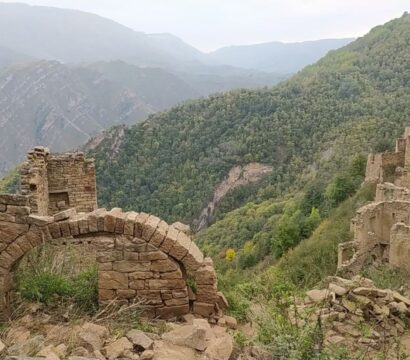 Руины заброшенного аула Гамсутль