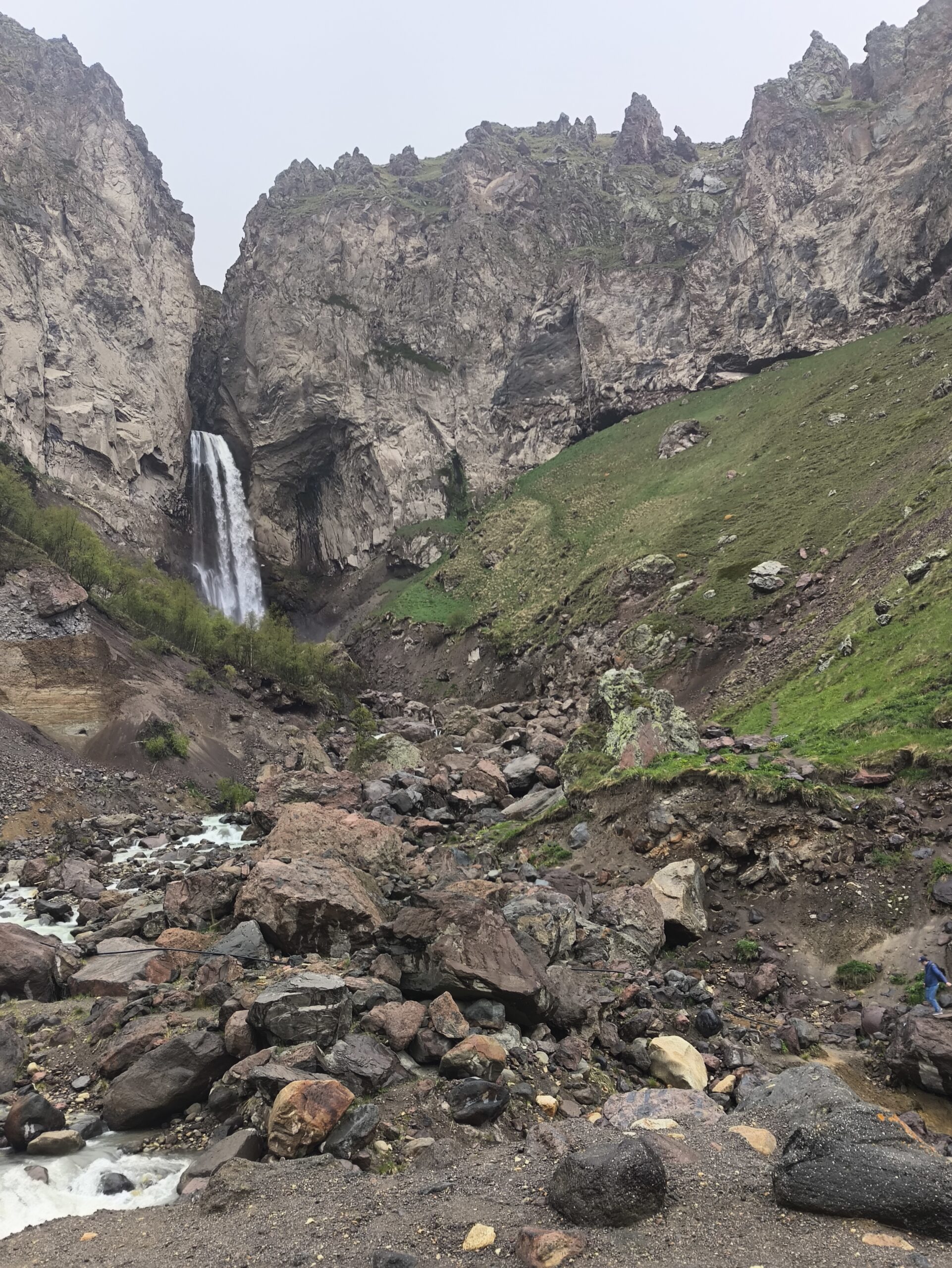 Водопад на дороге Джилы-Су