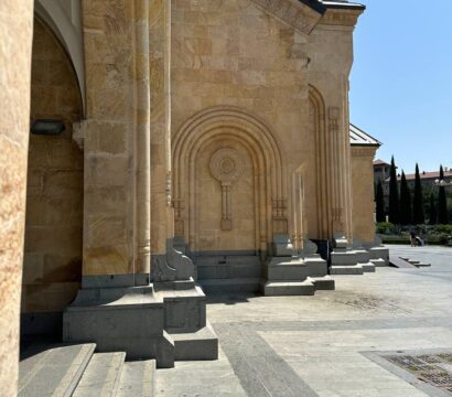 Троицкий собор Самеба в Тбилиси