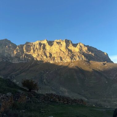 Панорама гор на плато Канжол, Кабардино-Балкария